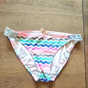 Geometric chevron bikini bottom sz L